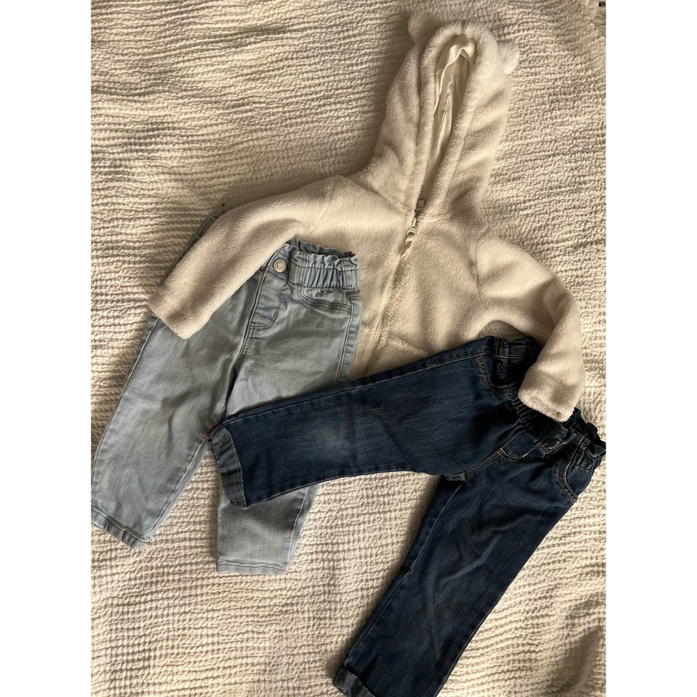 Toddler set 2T jeans and super soft Carter hoodie
